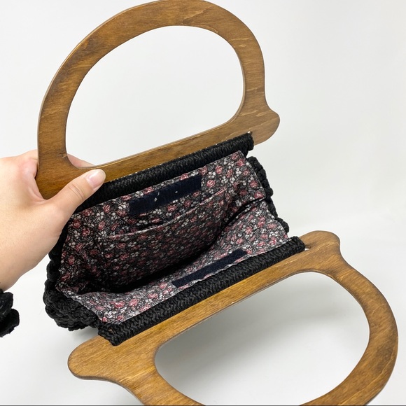 Vintage Handmade Macrame Purse with Wood Handle - Picture 4 of 5